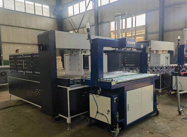 PRY-2600 Máquina de pegamento de carpetas automática de alta velocidad con unidad de sujeción 10