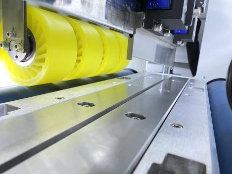 Máquina de corte de muestras de caja de cartón automática de paso único PRY-1800 7