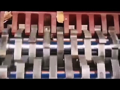 Ejes dobles que machacan la máquina gruesa de la trituradora del papel usado de los libros